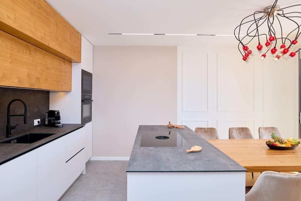 New & Stunning Views In Luxury 5* Divona Apartamento Dubrovnik