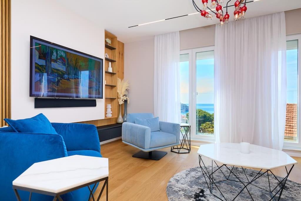 New & Stunning Views In Luxury 5* Divona Apartamento *